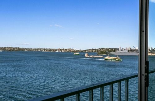 Kirribilli Apartment | Kirribilli - KIRR5 - Plunkett Street - Harbour views and Kirribilli Wharf at your doorstep