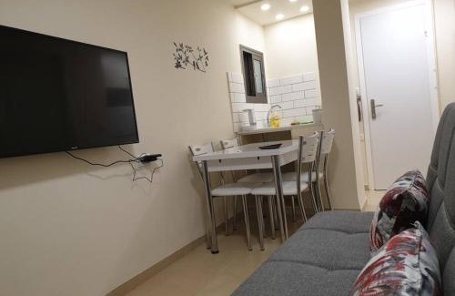 Kiryat Tiv'on Apartment | Kiryat Tivon, Close by - Oranim College + parking