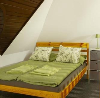 Kunpeszer House | Kiskanális Vendégház