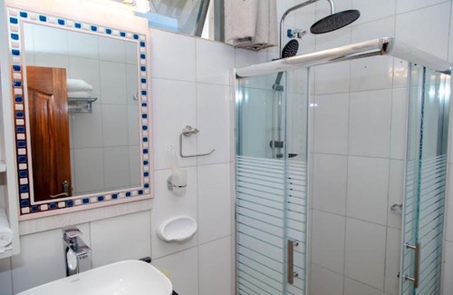 Buhongo Hotel | Kivu Summer House