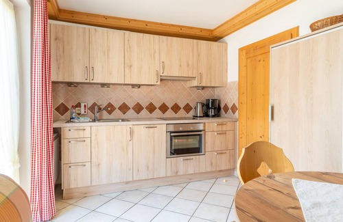 Blindau Apartment | Klausenberg- 3-room apartment 50sqm, 2 extra bedrooms, kitchen, 2 balconies