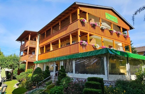 Seeboden Cottage | Kleines Doppelzimmer Alleeblick mit Balkon - Gästehaus Bärwald