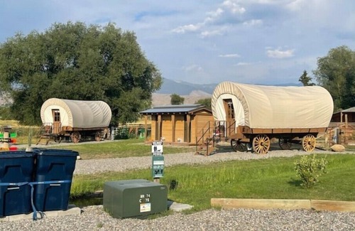 Salmon Cabin | Klondike “Conestoga” Wagon at J&J Cabins
