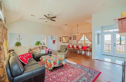 Forest Creek Bed & Breakfast | Knight Hawk Suites