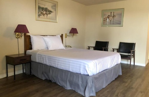 Fort Erie Hotel | Knights Inn Fort Erie