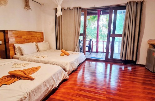 Koh Rong Bed & Breakfast | Koh Rong Beach Hostel and Bungalow