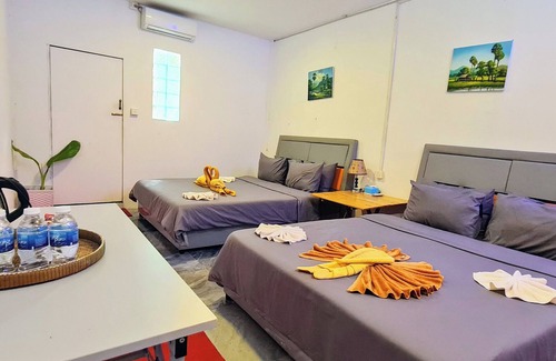 Koh Rong Bed & Breakfast | Koh Rong Beach Hostel and Bungalow