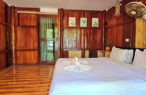 Koh Rong Bed & Breakfast | Koh Rong Beach Hostel and Bungalow