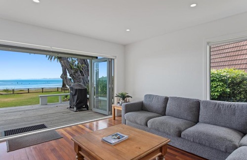 Ohope House | Kohi Point - Ohope Beachfront Holiday Home