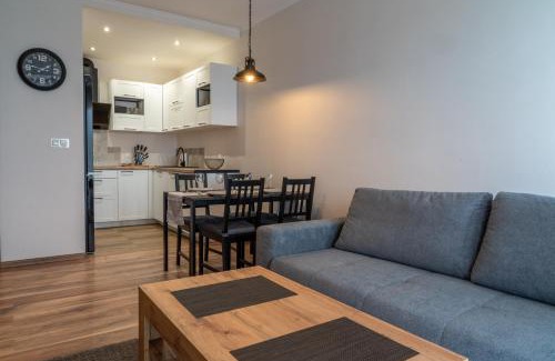 Ozarow Mazowiecki Apartment | Komfortowy Apartament Nadbrzeżna blisko Warszawy z Parkingiem