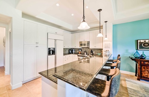 Kulalani Condo | Kona Coast Condo w/Lanai & Outdoor Kitchen!