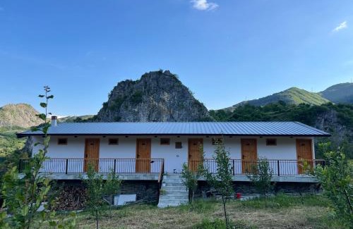 Korce House | Konaku Kapedani