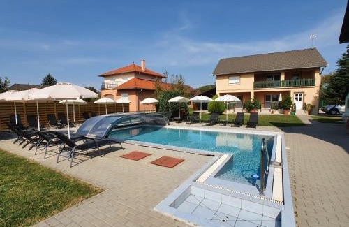 Vonyarcvashegy Apartment | Krisztián Apartmanház