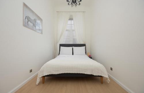 Srodmiescie Połnocne Apartment | Krolewska by Solarento