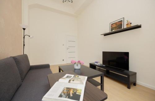 Srodmiescie Połnocne Apartment | Krolewska by Solarento