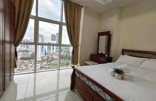 Taman Century Apartment | KSL City Mall 3BR@7-8pax Private Lift & City view+WIFI
