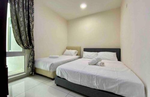 Taman Century Apartment | KSL City Mall 3BR@7-8pax Private Lift & City view+WIFI