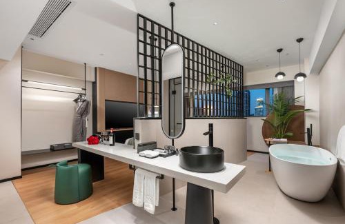 Tianhebei Hotel | KSpace KaiShi hotel Free shuttle buses are provided during the Canton Fair