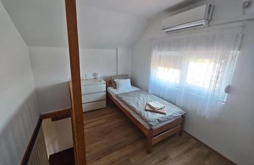 Sotin House | Kuća za odmor Bella