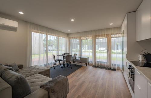 Klaipeda District Municipality Apartment | KURŠIŲ VĖJAS apartamentai Svencelėje pirmame aukšte su terasa