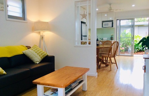 Currarong Apartment | Kurra Garden -Studion (On Currarong Main Beach)