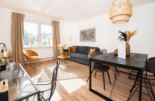 Stadtbezirke VII Apartment | Kurzzeitglück 24h Self Check-In E01