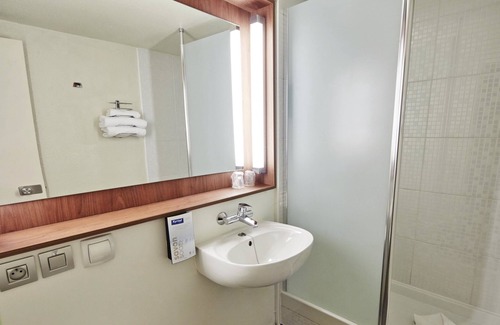 Ecouen Hotel | Kyriad PARIS NORD - Ecouen La Croix Verte