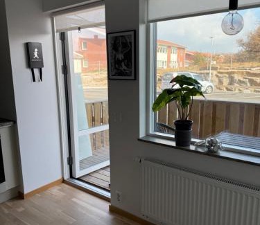 Kungshamn Apartment | Lägenhet mitt i Kungshamn