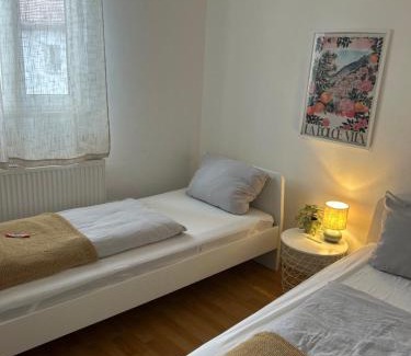 Happurg Apartment | Ländliche Fewo Rose, 4km zum Stausee