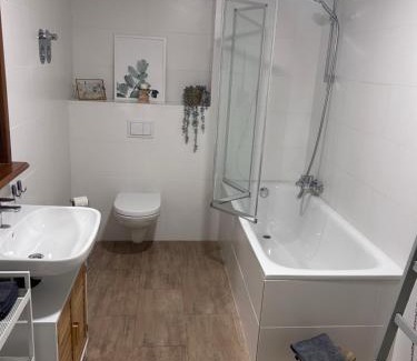 Happurg Apartment | Ländliche Fewo Wildblume, 4 km zum Stausee