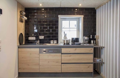 Luegde House | Lüttjet Huus Summary: