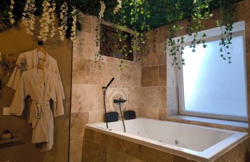 LʼEtrat Apartment | L'éxperience LOVE ROOM