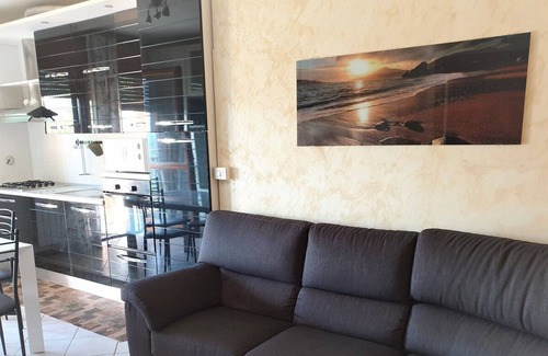 Zona LI La Storta House | L'abbraccio di una casa