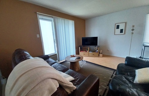 Terrebonne Apartment | L'accueillant, whole apartment, a combination of town and country