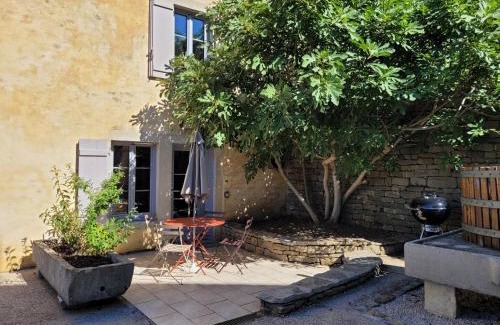 Menetru-le-Vignoble House | L'Alambic à Martial