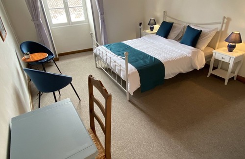 Aubigne Bed & Breakfast | L ancien Cafe - Luxury Suites and Gites