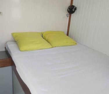 Tartane Boat Rental | L'aquahome hébergement sur l'eau