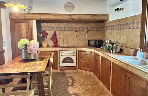 Tirano House | L'atmosfera di uno chalet di montagna alle porte del centro storico di Tirano