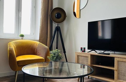 Castres Apartment | L'atypique l 2 chambres l Clim