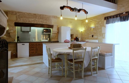 Puisseguin House | L' Authentic - Puisseguin