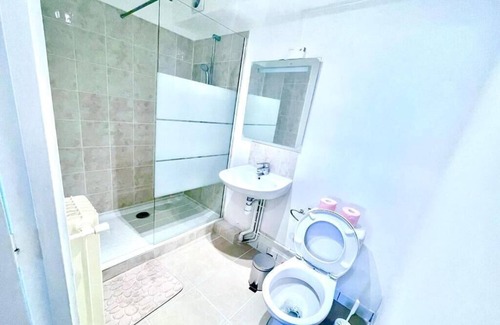 Clamart Apartment | L'Azur de Clamart