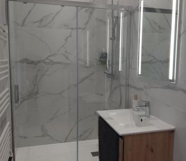 Sassenay Apartment | L'Ecrin Dakoté