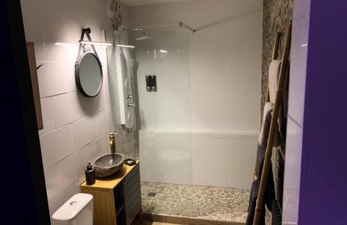 Grandfontaine Apartment | L'escale du Donon - Appartement Blanc - Romantic getaway with jacuzzi