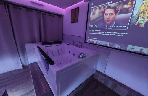 Grandfontaine Apartment | L'escale du Donon - Appartement Blanc - Romantic getaway with jacuzzi