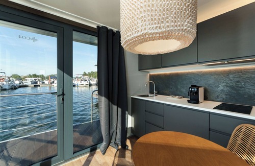 Verneuil-sur-Seine Boat Rental | L'Escale Royale Verneuil-sur-Seine