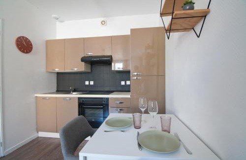 Saint-Andre-les-Vergers Apartment | L'Etudiant - Charmant studio à 7min de Troyes