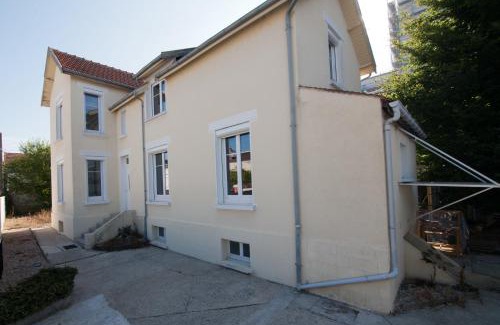 Saint-Andre-les-Vergers Apartment | L'Etudiant - Charmant studio à 7min de Troyes