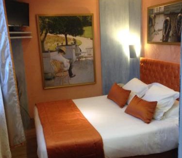 Moret-sur-Loing Hotel | L'Hôtel Le Cheval Noir