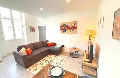 Auch Apartment | L'Ibéris - Toutes les commodités dans la rue - 1er étage