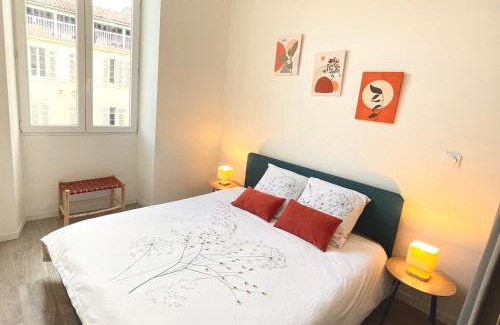 Auch Apartment | L'Ibéris - Toutes les commodités dans la rue - 1er étage